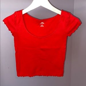 Red lettuce trim crop top